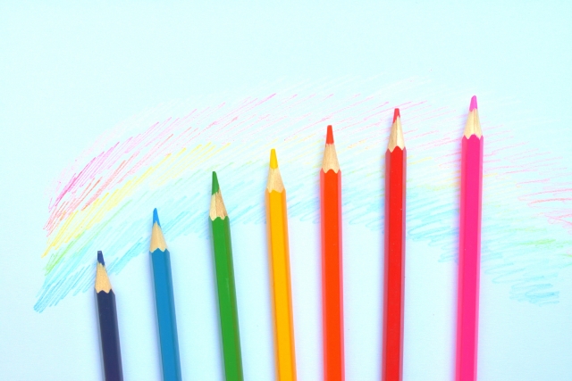 7色の色鉛筆