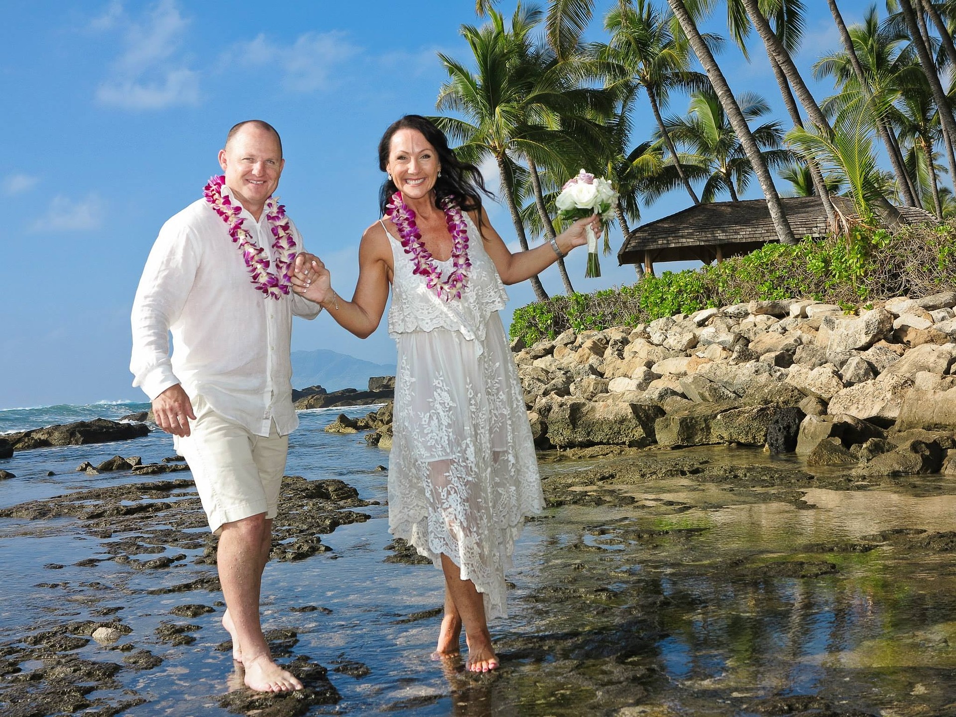 ハワイの新婚シニアカップル