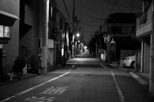 深夜の住宅地 夜道