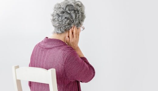 耳が遠い高齢者はなぜ多いのか｜加齢性難聴その他の原因と起こり得るリスク